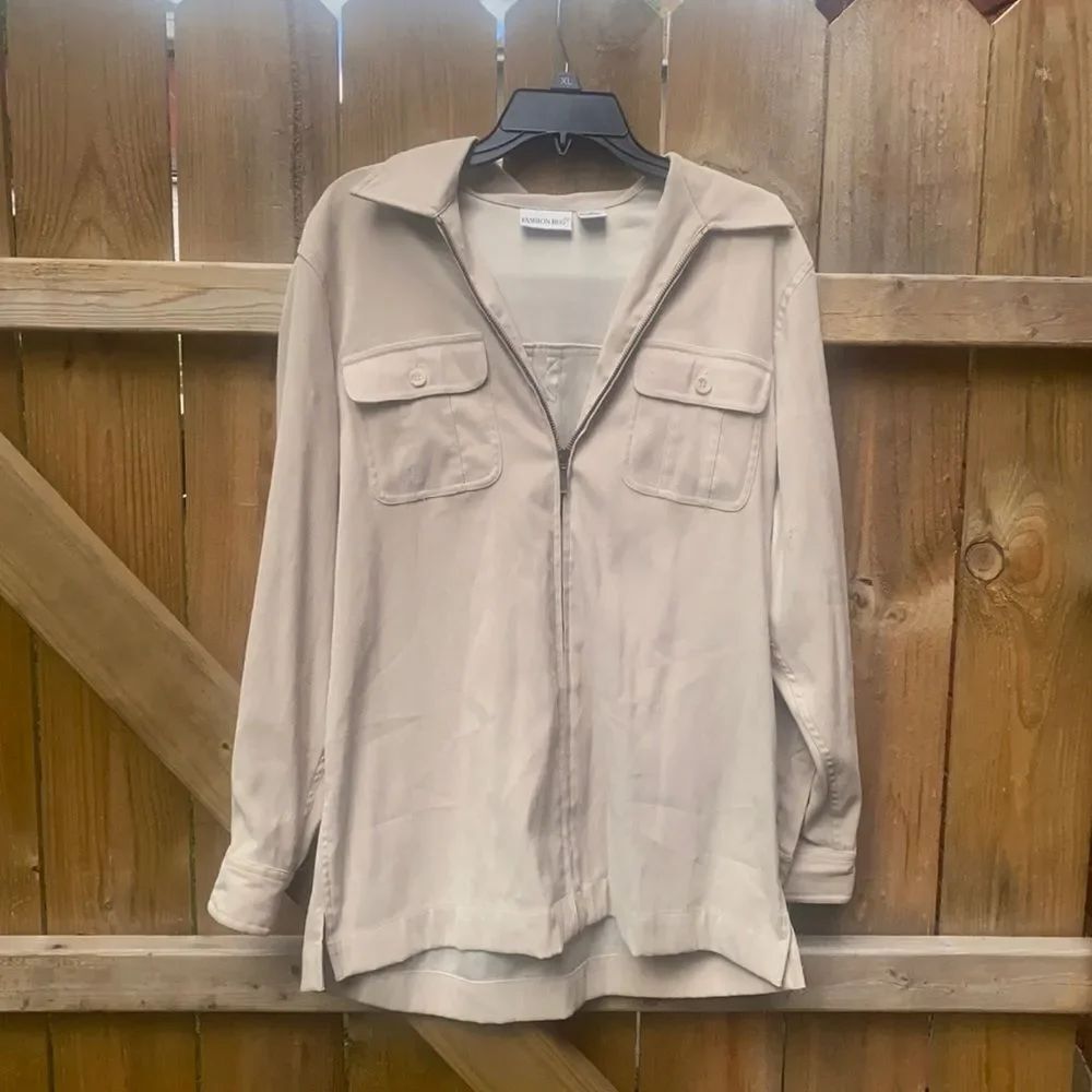 Fashion Bug heavy duty zip up top sz. M